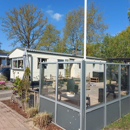 Us Twadde Plakje Op Vakantiepark Bergumermeer Suameer Eksteriør billede