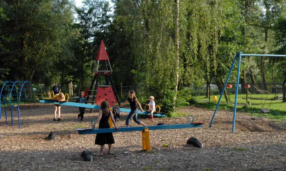 Us Twadde Plakje Op Vakantiepark Bergumermeer Suameer Eksteriør billede