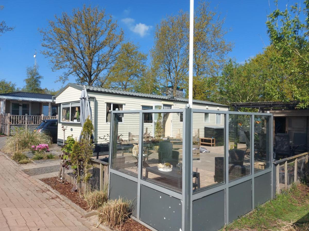 Us Twadde Plakje Op Vakantiepark Bergumermeer Suameer Eksteriør billede